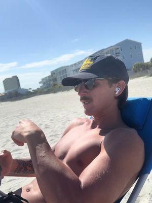 Sunscreen maxxing