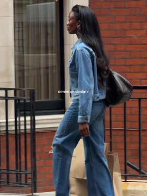 can never go wrong with denim on denim @H&M  Jeans 1222670038 Denim jacket 1302465002004 Shoes 1321467002009 Bag 1274257005001 AD