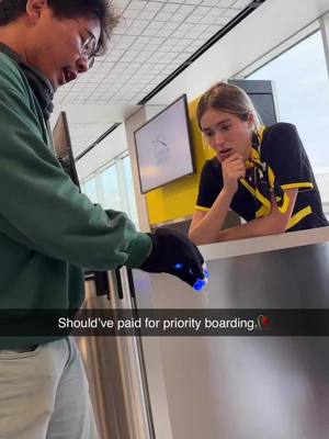 Boarding started 20 minutes ago😭 #fyp #airport #sinjindrowning #meme #spiritpartner 