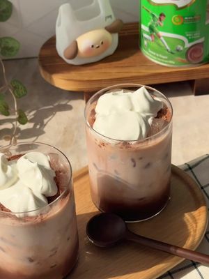 grew up drinking milo (a childhood staple) out of a mug. this is not that 🍫 💭the recipe is up on milkteamali.com (link in bio!)