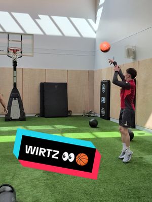 Not bad, Flo 👀🏀 #lfc #liverpool #wirtz 