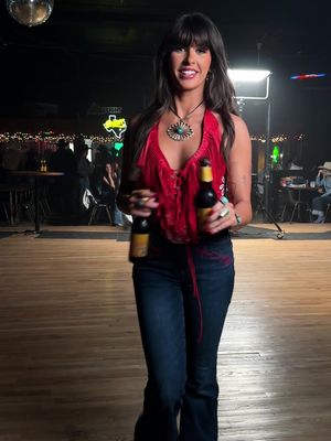 Have y’all watched the Choosin’ Texas music video?! 