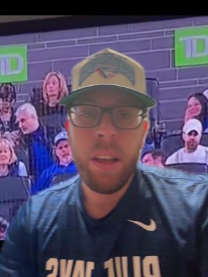 #greenscreen I have had enough of sparkle jacket guy behind home plate #BlueJays #TorontoBlueJays #MLB #baseball 