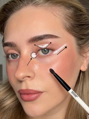 easy eyeshadow hack to get the perfect HALO EYE EFFECT ⭐️🫶🏼  what i used: @nyxcosmetics_uk jumbo eye pencil in ‘milk’  @Makeup By Mario ethereal eyes eyeshadow palette: the original  @SHEGLAM crystal jelly glaze stick in ‘rosy gem’  video inspo: @Biana 🤍 #makeup #eyeshadowhack #makeuphacks #victoriasecret #eyeshadowlook 