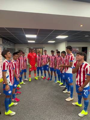 ¿Quién fue el último en sentarse? 😆 #AlbirrojaSub17 ⚪️🔴 
