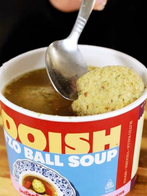 Whether you celebrate Passover or not, nothing beats a comforting cup of matzo ball soup. This one from NOOISH just happens to be ready in 10 minutes.☺️ Pro tip: use chicken stock instead of water, schmaltz encouraged.  #misfitsmarket #matzo #passover @NOOISH 