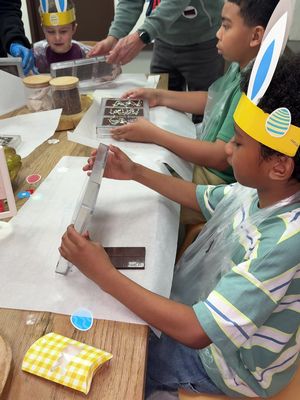 @kahkow_usa in Maplewood, New Jersey—one to save for your next outing 🍫 A hands-on chocolate experience that blends fun, learning, and culture. Make sure you’re following them @kahkow_usa so you don’t miss the next event!  #kahkowexperience #maplewoodnj #njinfluencer #njfamily #njfun