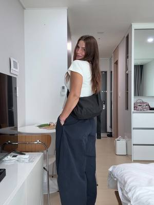 A very backpacker fit but she’s cute #whatiwore #outfit #inspo #traveloutfit 