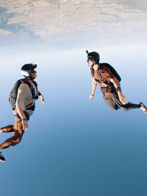 Jumping out of a plane at 13,000 ft… and still making time for a quick refuel Not your average snack break. When you’re constantly on the move, you need something that actually keeps up. The new @PureProtein AMMMAZE bars been my go-to for quick energy before, during, and after the jump. #PureProteinPartner #AMMMAZING