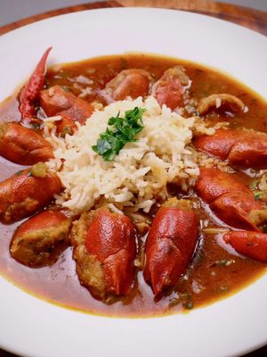 Crawfish Bisque is a labor of love, but it is so worth it. This is such a traditional staple for this time of year and by far my favorite crawfish dish.  Have you ever heard of this dish, and if not, would you give this a try? This recipe can be found on my website in my bio. #risascuisine #crawfish  #neworleans