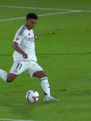 The play by @Real Madrid C.F.. What a strike from Rodrygo. ✨ #MallorcaRealMadrid #LALIGAHighlights #LALIGAEASPORTS #DeportesEnTikTok 