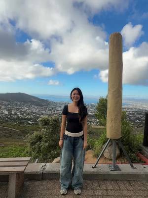 HELPPPP 😭😭😭 I love Cape Town tho!! #extraemily #capetown 