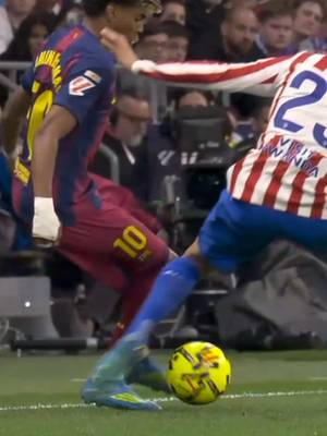 Simply elite. @Lamine Yamal #fcbarcelona #LaLigaHighlights #barçaontiktok 