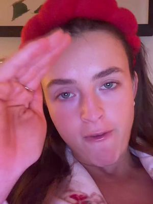 « alicia moffet atteint le fond du baril et supplie les gens sur tiktok de la suivre sur instagram »  🤠🤠🤠🤠 EYE IM JUST A GIRL OK
