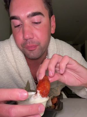 Dessert time 💌 I don’t remember making this vid 💗 #mukbang #eatwithme #eating #wingstop 