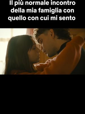 Il primo incontro non si scorda mai... soprattutto papà Alessandro! #nonabbiambisognodiparole #davedere #filmnetflix