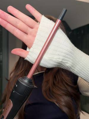 channeling Carrie with the world’s smallest curling iron and my @Pureology hair routine ⭐️ shop up to 20% off during the @sephora Spring Savings Event between April 10-20 at Sephora.ca #PureologyPartner #SephoraSavingsEvent #MadeToFeel 