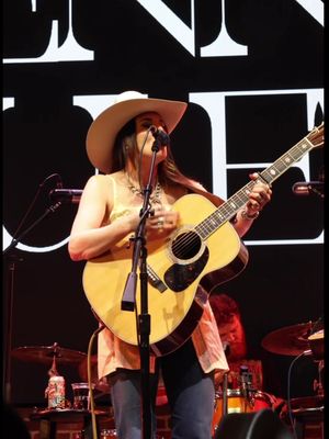 NASHVILLE thanks for having me. I had the best night at Chiefs celebrating my #1 on the Texas charts with @Sammy Arriaga ❤️ Y'all know how to show this Texas girl a good time! 