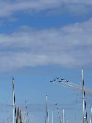 PSA: The Charleston Airshow has moved to be over Charleston Harbor on May 2nd ✈️ It’s no longer being held at Joint Base Charleston and is now a one day show taking place between downtown Charleston and Mount Pleasant. If you were planning around the original location, make sure you adjust your plans. Should be some great views from the water, waterfront spots, and anywhere along the harbor 👀