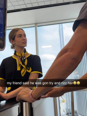 She lowkey got his head ahh🤣🤣  #airport #fortnite#meme #slushynoobz #spiritpartner 