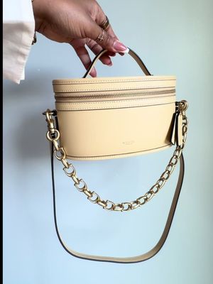 They say if you love it, just get it in a different color..:.did exactly just that. First got this coach bag in black, now in vanilla @Coach #coachbag 