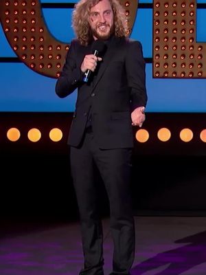 Live at the Apollo clip about going upstairs on the bus 🚎 #publictransport #ukbuses #comedian #standup #liveattheapollo 