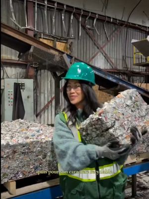 #Pub J’ai eu la chance d’être invitée par @Nespresso pour visiter leur centre de recyclage partenaire au Québec, 2M Ressources. Ça nous montre que la solution de recyclage du sac vert contribue concrètement à l’économie circulaire d'ici, en plus d’être gratuit et facile à intégrer au rituel café. Moi ça m'a convaincu que c'était la bonne chose de continuer de recycler mes capsules, et vous? #Partenaire_Nespresso