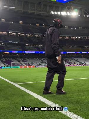 Olise inspecting the stage 😏 #UCL #RealMadridvsBayern 