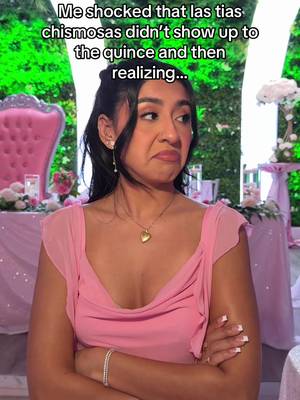 I’m la tia chismosa now Nooooo😭😭💔 how did this happen??😩 #hispanic #quinceañera #skit 