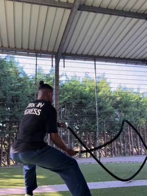 Sunny day = workout mode ☀️💪🏽 Energy hits different today ⚡ #SunnyWorkout #WorkoutMode #GoodVibes #HybridPower #venum 