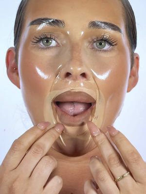 PEEL OFF MASK💦 • @medicube global  - Collagen night wrapping mask • @Dyson USA  - Hairdryer  #peeloffmask #glassskin #peeloffmakeup #trendingmakeup #makeupmakeup