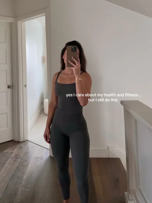 It’s funny (for lack of a better word) that I struggle with anxiety in a lot of areas of my life but when it comes to health and fitness I really am ok with letting go of perfection. I absolutely think it’s something you can get better at over time!! but wow, is it freeing when you finally let go of that control!! #fitnesstips #healthylifestyle #balance #workoutroutine #mindset 