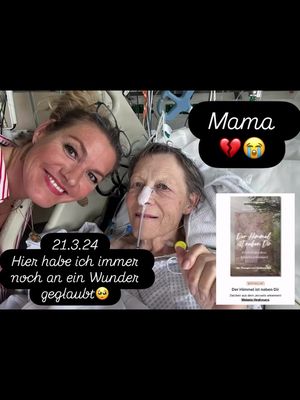 Am 27.3.2024 warst du schon nicht mehr ansprechbar. Einige Tage zuvor, waren wir noch ein letztes Mal zusammen draußen. Auch wenn es dir gut getan hat und du dich über die Sonne gefreut hast, war es fürchterlich anstrengend für dich. Heute frage ich mich, ob es egoistisch von mir war, dich die ganze Zeit in Bewegung zu halten, weil ich dachte, ich könnte dich noch retten Doch im Inneren wusste ich, als ich dich am 15.3. ins Krankenhaus gebracht habe, dass du dieses nicht mehr lebend verlassen würdest. Doch irgendwie wollte ich die Hoffnung nicht aufgeben. Auch wenn ich weiß, dass es dir jetzt wunderbar geht, fehlst du mir hier so sehr & Und gerade die aktuelle Zeit macht es mir noch einmal besonders schwer und es kommen wieder so viele Bilder hoch. Ich liebe dich, kleine Mama und ich danke dir von Herzen, dass du mich dieses Buch hast schreiben lassen, was heute so vielen Menschen Trost spenden darf, weil sie nun wissen dürfen, dass alle Seelen, die uns hier auf Erden „verlassen“, trotzdem immer noch an unserer Seite sind❤️ #jenseits #zeichenausdemjenseits #trauer #tod #buchtipp