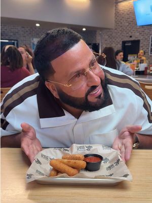 perhaps, you go to B-Dubs to get bottomless apps for $9.99🤩