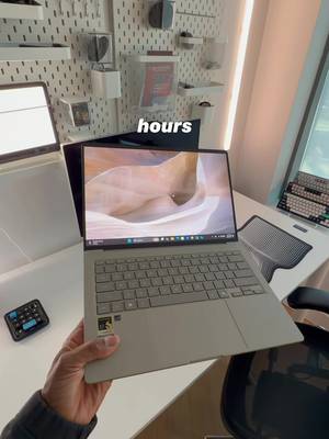Unboxing the ultra lightweight ASUS Zenbook A14. 💻: 32 GB of RAM 🔋: Up to 33 hours of battery  📀: 18 Core Snapdragon X2 Elite  ⚖️: 2.18 lbs  #laptop #asus #techreview #techtok #unboxing 