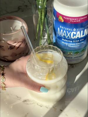 Zesty lemon. Creamy swirl. A little fizz ✨   This citrusy CALMtail is smooth, lightly sweet, and perfectly balanced. Meet Creamy Lemon Fizz 🍋   ✨ How we make it: • 2 tsp MAXCALM™ Raspberry Lemon Powder • 8 oz filtered water (or sparkling water) • 2 oz half & half • 2 tsp sugar • Lemon (quartered) • Ice   #calmtails #naturalvitality #mocktails #drinkinspo