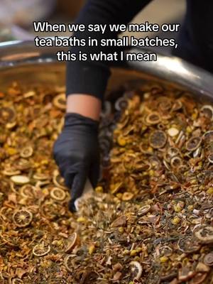 Who else loves a good heritage bath soak? 😌✨ #bathtime #bathtok #bathbomb #herbalism #teabath 