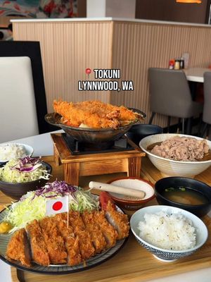 Kurobuta Katsu, Sliced Beef Curry Udon, & Ebi Katsu Nabe 📍 Tokuni 🍚⁣⁣⁣ ⁣⁣⁣ Tokuni is located in Lynnwood, WA. They have a delicious variety of fried katsu, donburi, sandos, curry udon, and more! The kurobota katsu was fried well and it comes with rice, miso soup, and shredded cabbage. The sliced beef curry udon is perfect if you’re not in the mood for anything fried, but want something flavorful. The ebi katsu was huge and the nabe was very comforting. Come check them out if you’re in the area! ⁣⁣⁣ ⁣⁣⁣ ⁣⁣⁣ #katsu #friedfood #comfortfoods #lynnwoodwa 