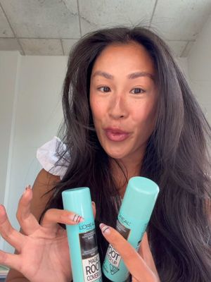 Bon… je révèle mon arme secrète, le Spray Magic Root Cover Up @L’Oréal Paris !!! Je l'ai découvert il y a longtemps grâce à mon ancienne coloc Laura-Gabriel et je ne jure que par ça depuis. cheveux blancs, cheveux clairsemés, cheveux fins… vous allez tripper! #lorealpartner, #magicrootcoverup, #haircolor #ad