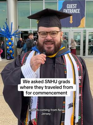 From logging on in different states to celebrating together 🎉 this is your sign to go to commencement 🎓 #collegegrad #gradszn #onlinecollege #onlineschool #commencement