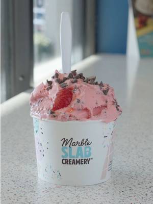 berry sweet with a chocolatey twist 🍓🍫 create your perfect combination with always free Mix-Ins!