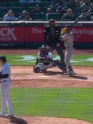 First career triple for Muncy 👏