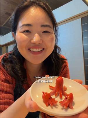 You can’t have a classic Japanese bento box without this 🐙!! (You can but this makes it 10000x cuter I promise 😅) タコさんウィンナーが入ってないお弁当はもはやお弁当と呼べるのか🐙？！ (うん、まぁ、呼べるww。けど入ってる方が絶対嬉しいよね😅) #japanesebento #お弁当 #タコさんウィンナー 