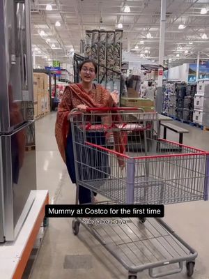 Mummy’s first time at Costco😅#kajalkevadia #gujraticomedy #costco 