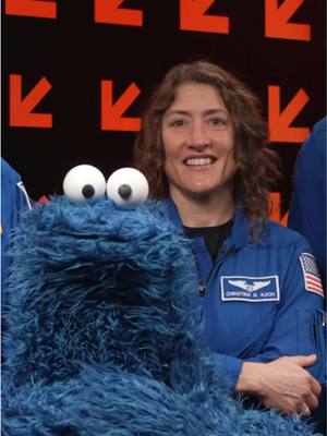 We hope the Artemis II crew has a safe trip back today! If you have any cookies leftover, let Cookie Monster know! 🍪💙