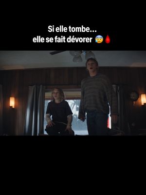 une ville inondée, des requins affamés 🦈 NATURE PRÉDATRICE, c’est dispo ! #thrash #requins #requin #filmtok #onregardequoi
