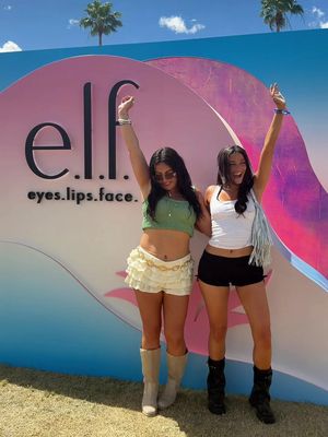 #ad e.l.f.scape to balm desert, anyone? kicking off festival season at the glowiest pop up on the grounds with @elfcosmetics 🌴✨