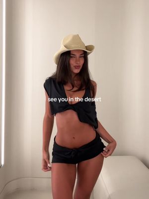 @Jessica Bader wears skims swim 
