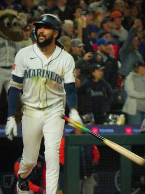 J.P. sends ‘em home happy. #mariners #baseball #MLB