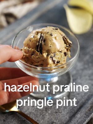 Toasted Milk Hazelnut Praline Pringle Layered Pint. Am I not on to something?? Whats the next container trend (lmk pls)  #pringles #icecream #trend #hazelnut 